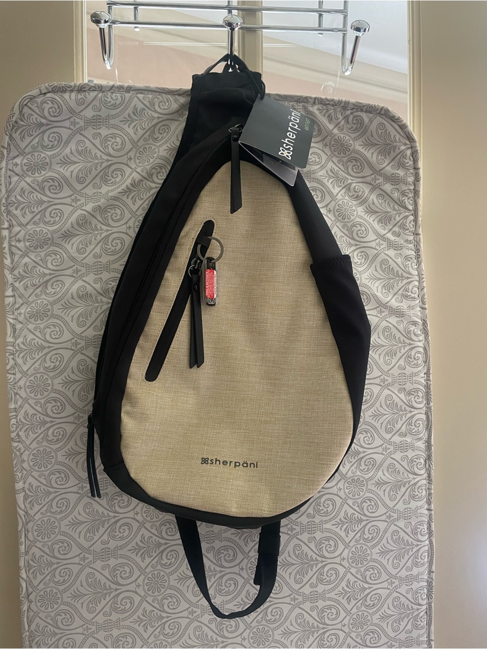 Sherpani Espirit Anti-Theft Sling Travel Bag NWT